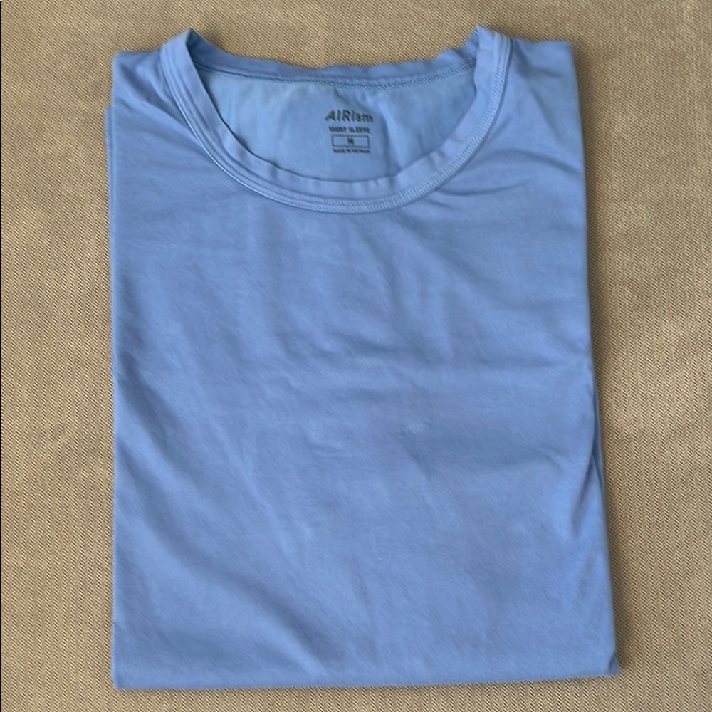 Uniqlo AIRism Blue Short Sleeve Tee - Men Medium